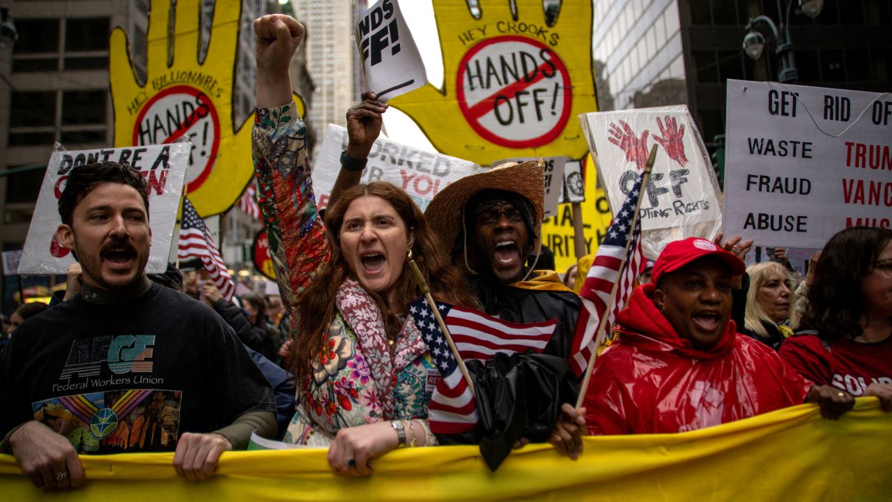 2025-04-05t173222z-226022227-rc2trda6csz2-rtrmadp-3-usa-trump-protest.jpg